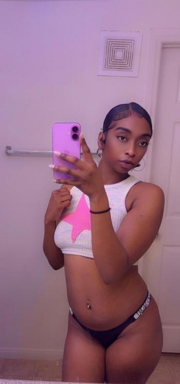 allysia, 25  female escort, St. George